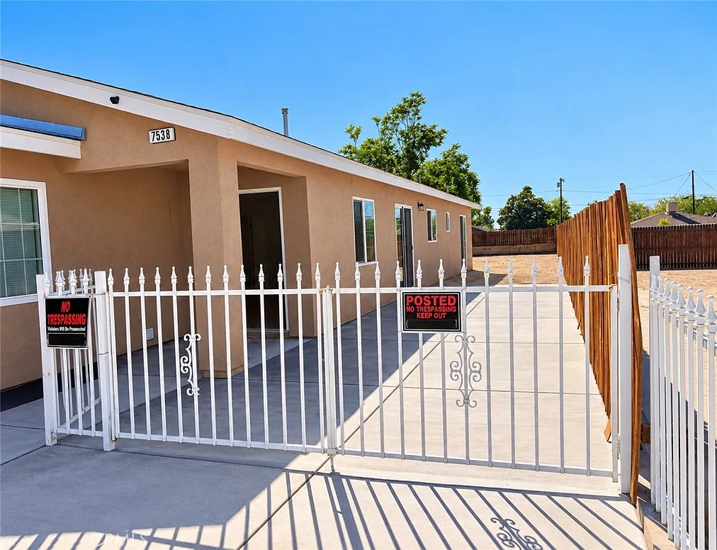 3 bed, 1500 sqft, $2,700 — Photo 3