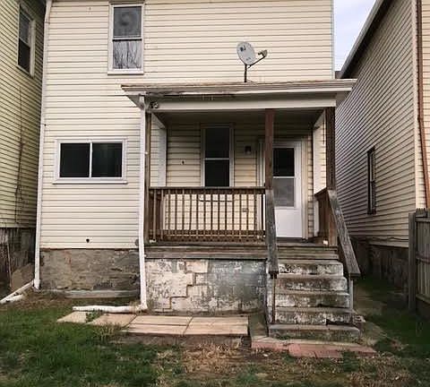 2nd image of 207 Railroad Ave #1