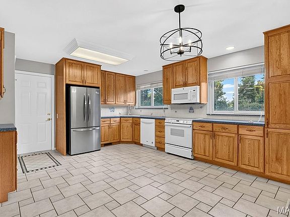 4th image of 10744 Forest Path Dr