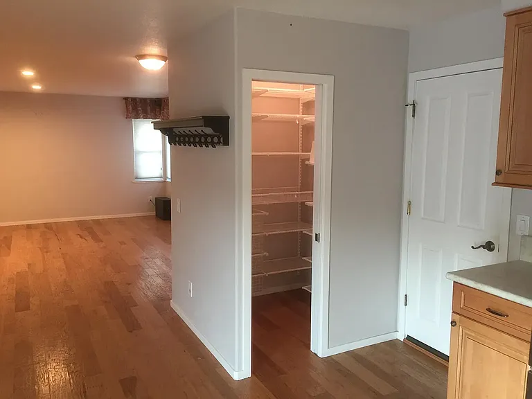 2370 Pinercrest Dr — Photo 9