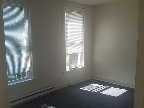 5th image of 625 W Washington St APT 5E