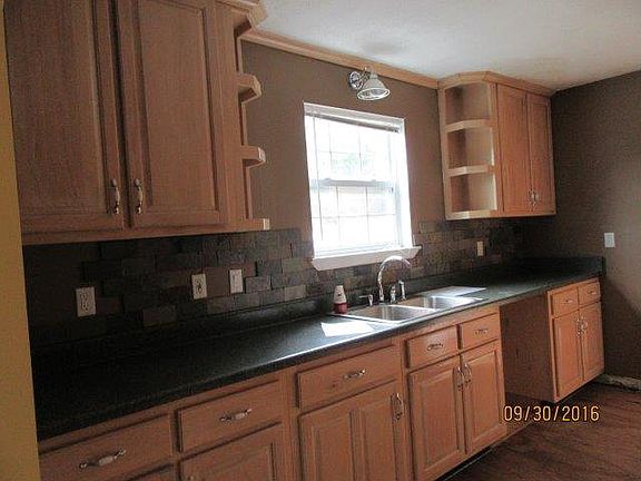 3rd image of 258 Neal Dr
