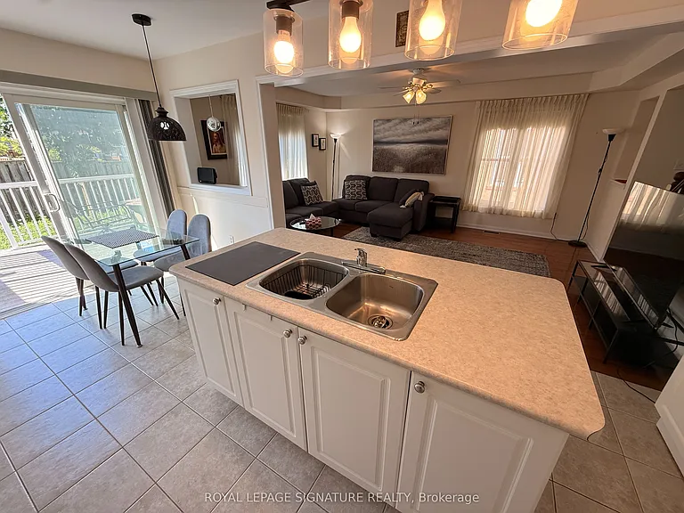 211 Chilcott Cres #MAIN 2ND FLOOR — Photo 13