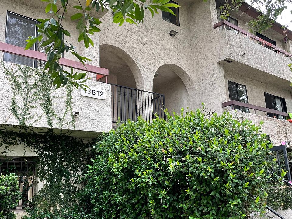 1st image of 13816 Vanowen St #105