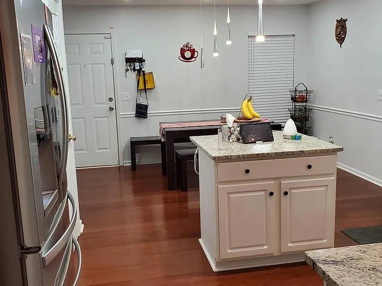 Breakfast area with Recessed lighting