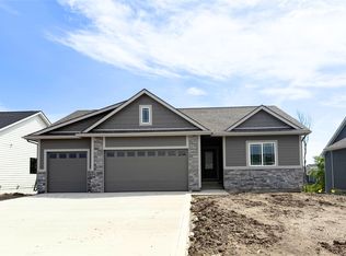 555 NW Rosemont Dr, Waukee, IA 50263