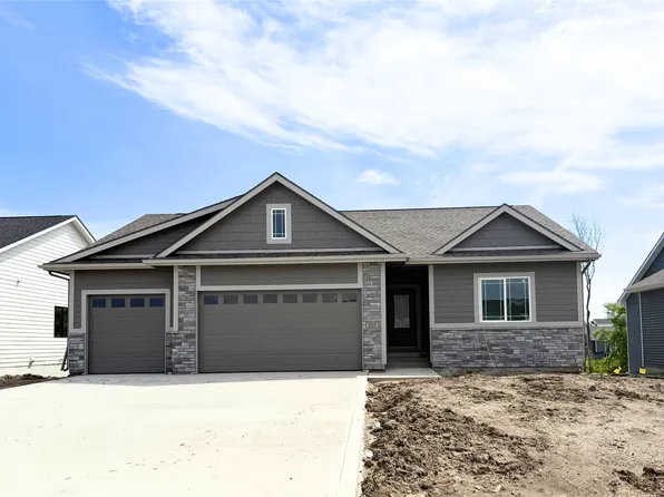555 NW Rosemont Dr, Waukee, IA 50263