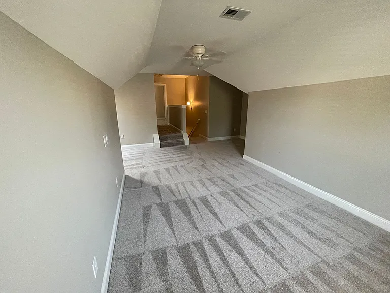 654 Dutchmans Creek Trl — Photo 21