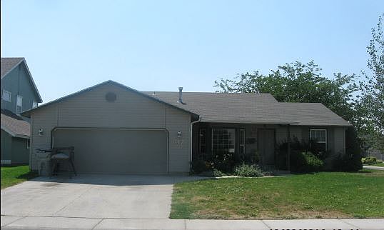 1st image of 647 Redwood Ln
