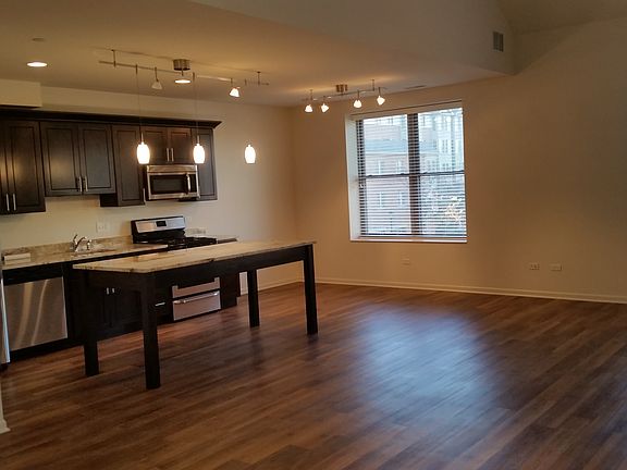 Kitchen / Living Area