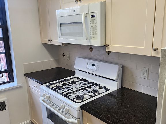 4th image of 510 Riverdale Ave #4D