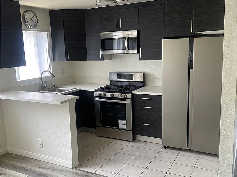 518 Oak St #7 — Photo 2