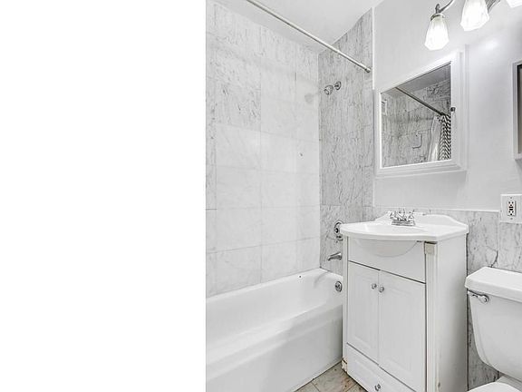 5th image of 7 E 14th St APT 17M