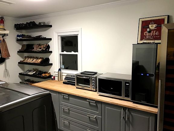 Mud/Laundry room with custom built-ins!