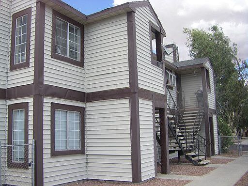 2nd image of 900 Bridgewater St APT B