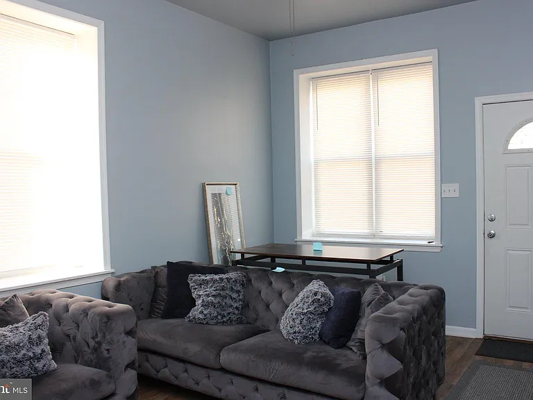2400 Duncan St #1 — Photo 4