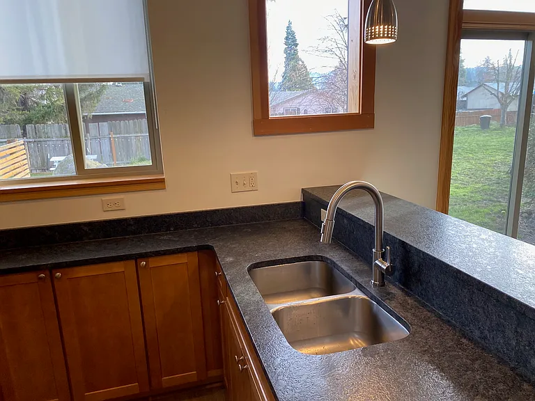 931 Zanna Ln — Photo 6