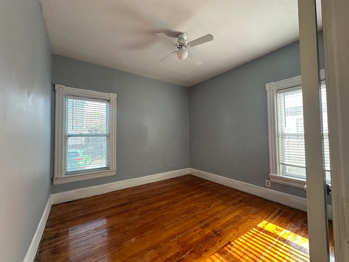 Building Photo - 78 Ring St #1