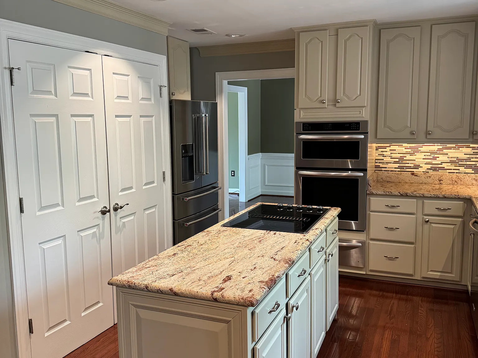 4 bed, 3864 sqft, $5,500 — Photo 4
