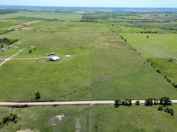 2 County Road 114, Rogers, TX 76569