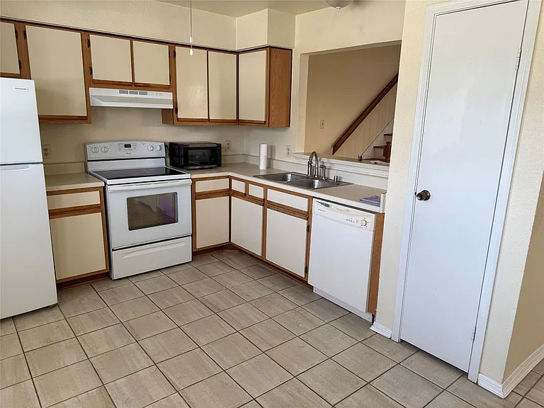 6604 Tamar Dr — Photo 4