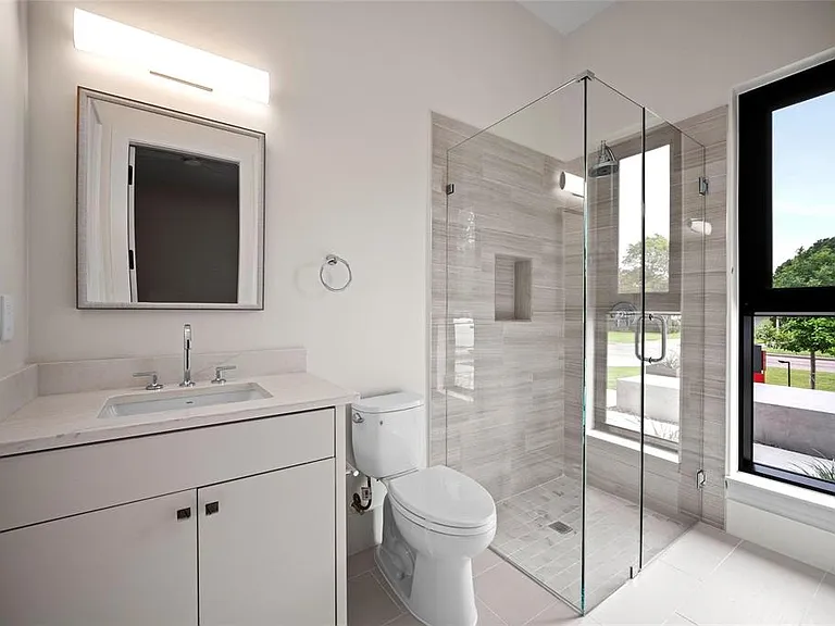 10236 Crestover Dr — Photo 32