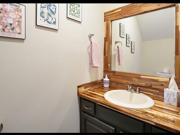 5th image of 109 Arcadia Ln #1