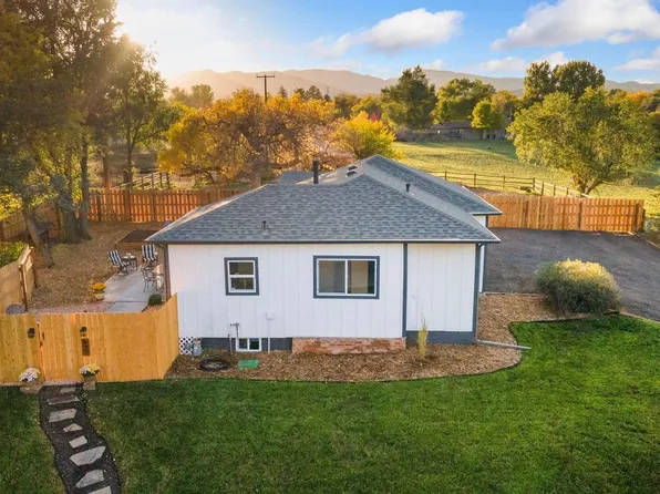 437 Clover Ln, Fort Collins, CO 80521