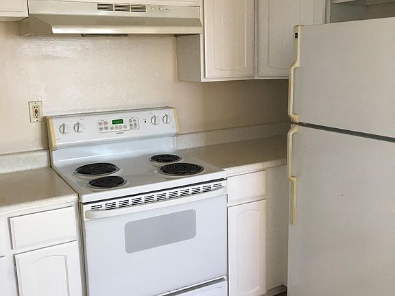 2nd image of 518 Avenue Alhambra A123 El #A123