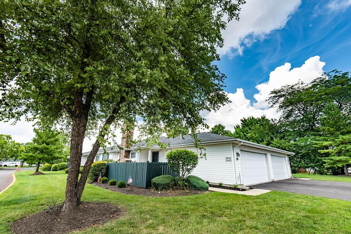 2442 Crystal Springs Dr photo 1
