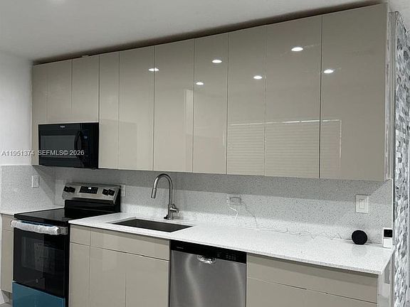3rd image of 635 N 28th Ave #0