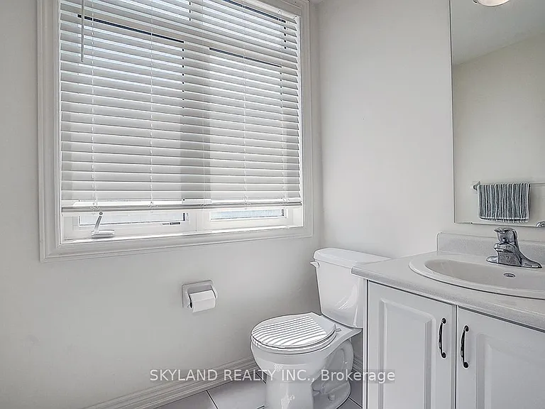 459 Dundas St E — Photo 19