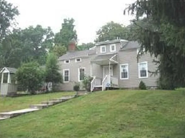 97 Smith Hill Rd, Airmont, NY 10952