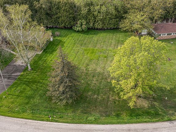 5th image of 58 Cedar Dr
