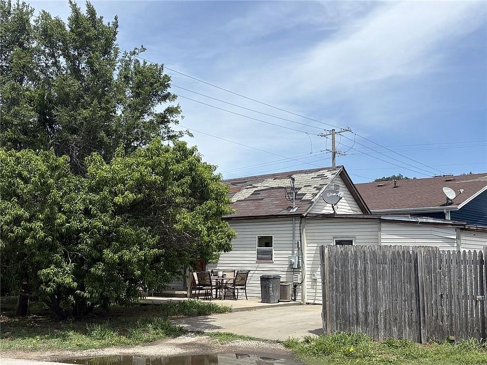 1st image of 808 Hickory St