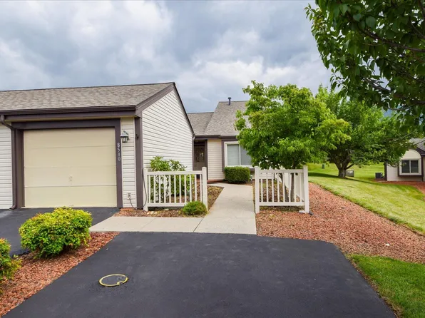 8510 Pinehurst Cir, Roanoke, VA 24019