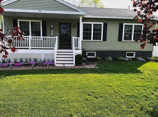 34 Crabtree Dr, Topsham, ME 04086