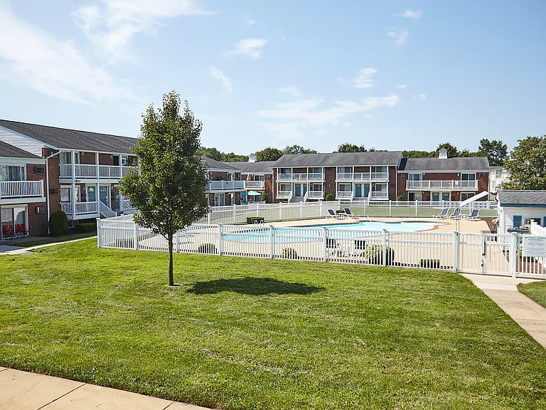 Brittany Springs Apartments — Photo 6