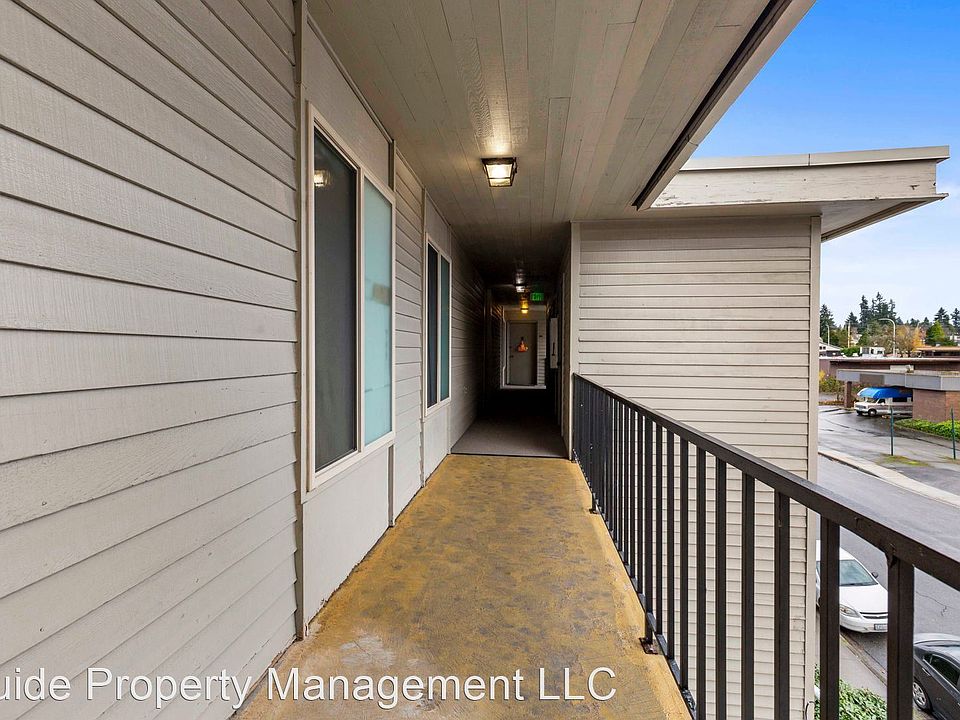 2nd image of 2908 NE 12th St APT 301