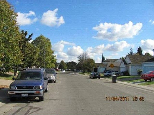 2nd image of 4818 N Laguna Dr