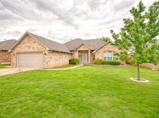 108 SW 28th St, Moore, OK 73160