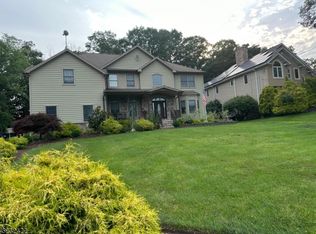 34 Woodland Rd #0, Clark, NJ 07066