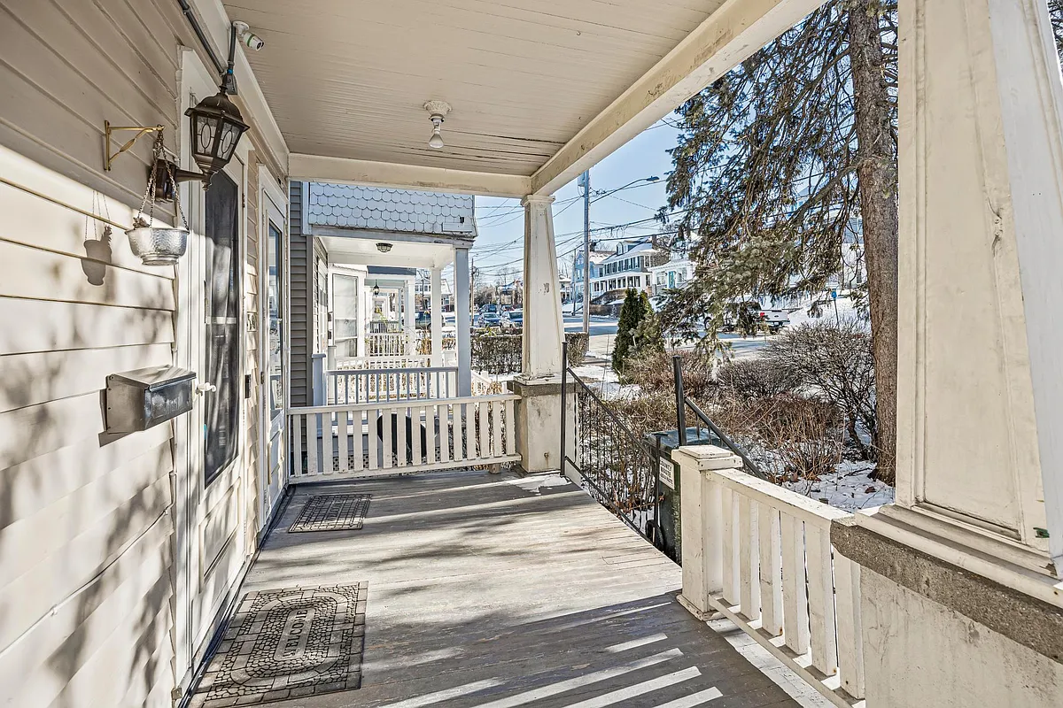 Photo 1 of 16 - 150 Green St #2 - Hudson, NY You balconey - 150 Green St #2