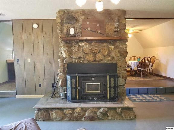 2nd image of 1417 Waterfront Dr