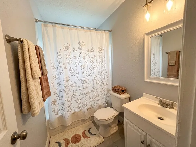 449 Spring Dr — Photo 5