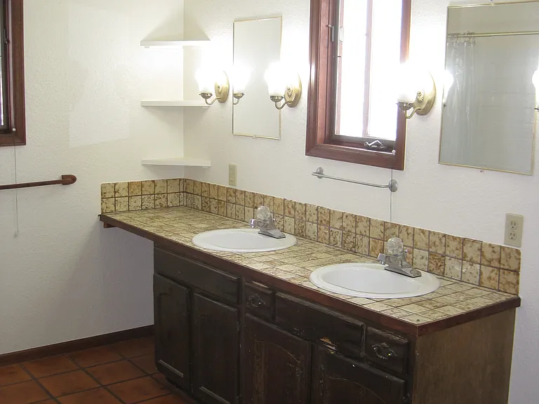 2143 Pine St #2 — Photo 13