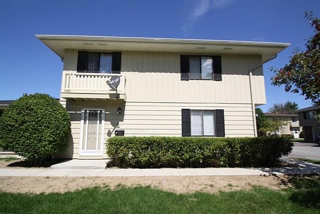 1st image of 24 Eastham Ct #24