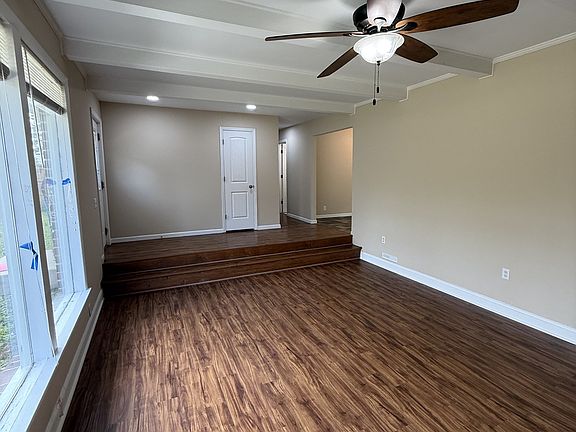 3rd image of 103 Ashwood Ln