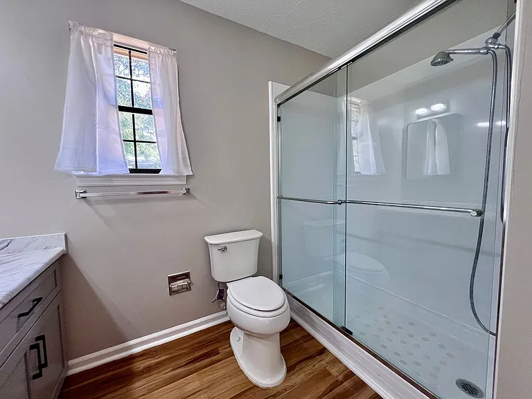 409 Oak St — Photo 13
