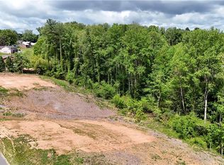 29 & 30 Meadowlark Rd, Mount Airy, NC 27030